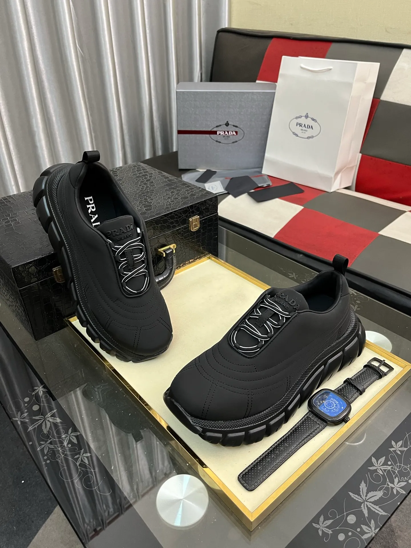 Men's shoes 💰560⌚️⌚️【PRADA】Prada - high-end quality original order 🔍🔍🔍 casual sports shoes - Upper: imported 🔝 Napa calfskin, pebbled calfskin, branded epoxy hollow mesh canvas, shoe body sewn with branded metal fasteners - Lining: water-dyed cowhide - Outsole: ultra-light TPU foam rubber; two-color molded outsole -Ultra-high quality control, fine workmanship, highlighting (high-end, nobility, class) -Size: 38-445️⃣colors available